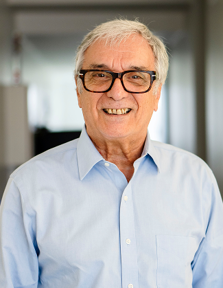 Lic. César D. Contino